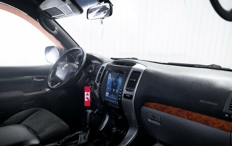 Toyota Land Cruiser Prado 120 рестайлинг, 2007 год, 2 100 000 рублей, 16 фотография