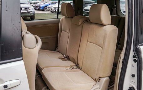 Toyota ISis I, 2014 год, 1 360 000 рублей, 7 фотография