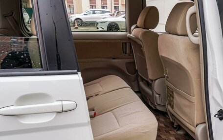 Toyota ISis I, 2014 год, 1 360 000 рублей, 13 фотография