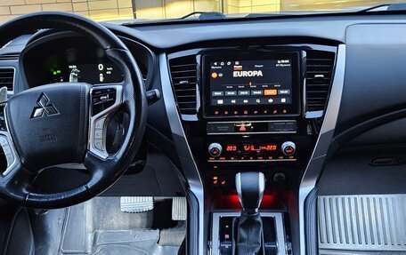 Mitsubishi Pajero Sport III рестайлинг, 2022 год, 4 100 000 рублей, 10 фотография