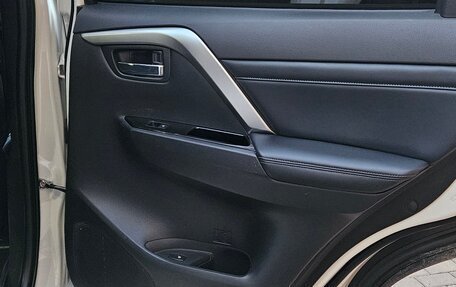 Mitsubishi Pajero Sport III рестайлинг, 2022 год, 4 100 000 рублей, 18 фотография