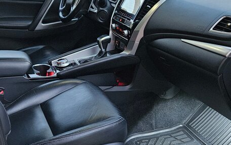 Mitsubishi Pajero Sport III рестайлинг, 2022 год, 4 100 000 рублей, 23 фотография