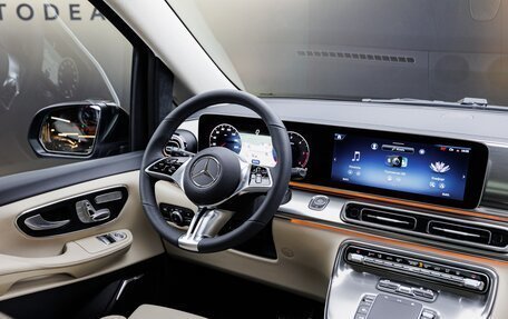 Mercedes-Benz V-Класс, 2025 год, 14 790 000 рублей, 24 фотография