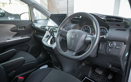 Toyota Wish II, 2011 год, 1 248 000 рублей, 18 фотография