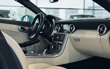 Mercedes-Benz SLC, 2017 год, 3 500 000 рублей, 15 фотография