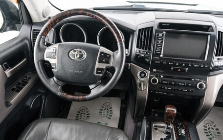 Toyota Land Cruiser 200, 2010 год, 3 479 000 рублей, 12 фотография