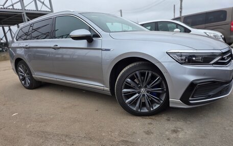 Volkswagen Passat B8 рестайлинг, 2020 год, 2 600 000 рублей, 2 фотография