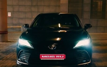 Toyota Camry, 2021 год, 3 150 000 рублей, 2 фотография