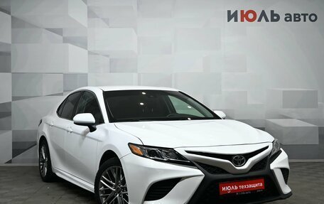 Toyota Camry, 2018 год, 2 100 000 рублей, 3 фотография