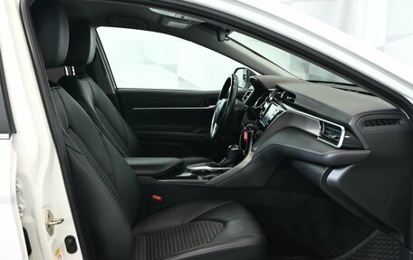 Toyota Camry, 2018 год, 2 100 000 рублей, 10 фотография