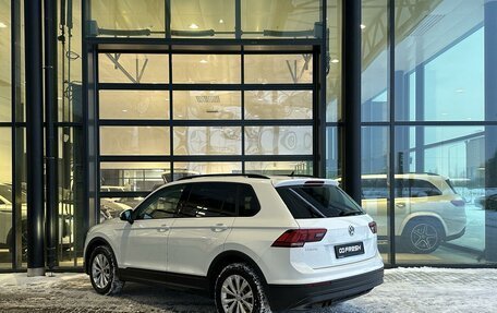 Volkswagen Tiguan II, 2020 год, 2 250 000 рублей, 2 фотография