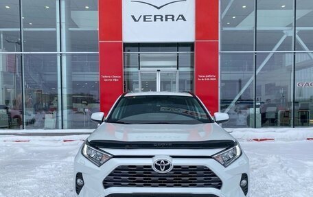 Toyota RAV4, 2021 год, 3 630 000 рублей, 2 фотография