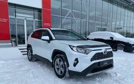 Toyota RAV4, 2021 год, 3 630 000 рублей, 3 фотография