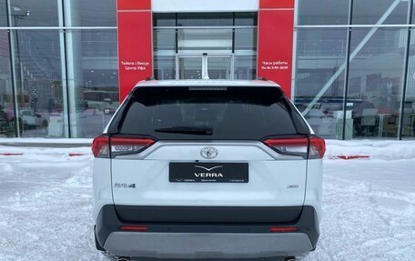 Toyota RAV4, 2021 год, 3 630 000 рублей, 6 фотография