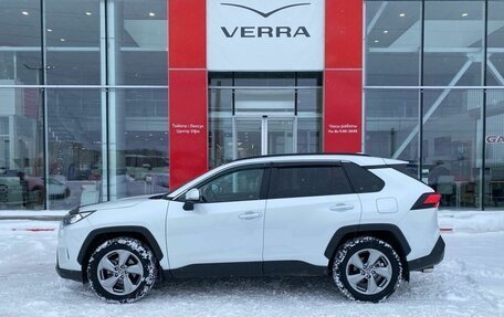 Toyota RAV4, 2021 год, 3 630 000 рублей, 9 фотография