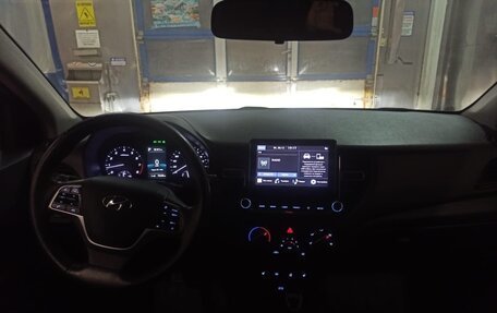 Hyundai Solaris II рестайлинг, 2022 год, 1 650 000 рублей, 13 фотография