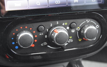 Renault Kaptur I рестайлинг, 2021 год, 1 800 000 рублей, 19 фотография