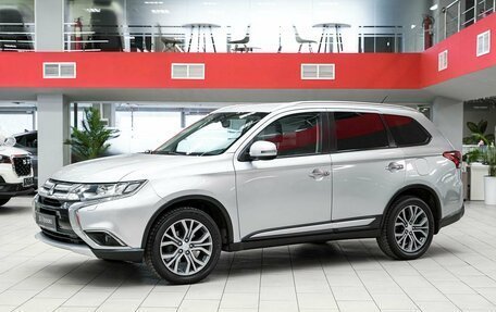 Mitsubishi Outlander III рестайлинг 3, 2015 год, 1 490 000 рублей, 1 фотография