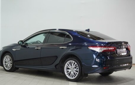 Toyota Camry, 2018 год, 2 885 000 рублей, 2 фотография