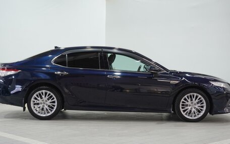 Toyota Camry, 2018 год, 2 885 000 рублей, 5 фотография