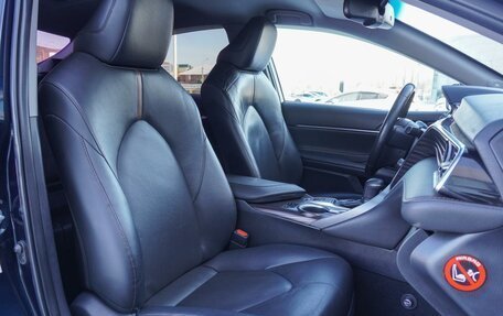 Toyota Camry, 2018 год, 2 885 000 рублей, 15 фотография