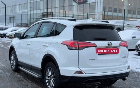 Toyota RAV4, 2018 год, 2 650 000 рублей, 7 фотография