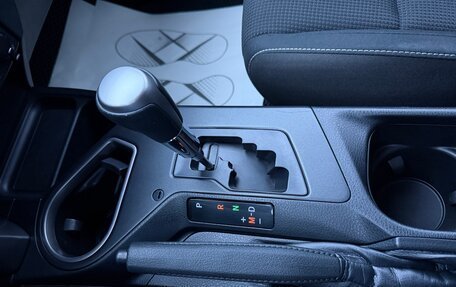 Toyota RAV4, 2018 год, 2 650 000 рублей, 28 фотография