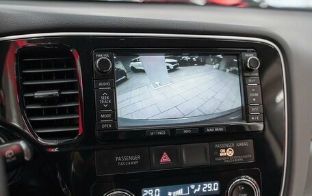 Mitsubishi Outlander III рестайлинг 3, 2015 год, 1 490 000 рублей, 13 фотография