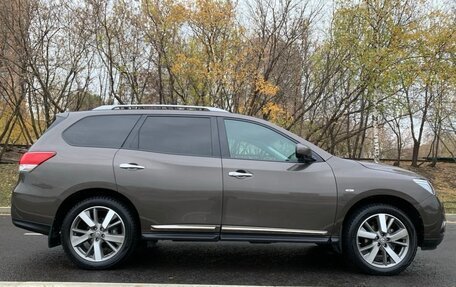 Nissan Pathfinder, 2015 год, 1 950 000 рублей, 2 фотография