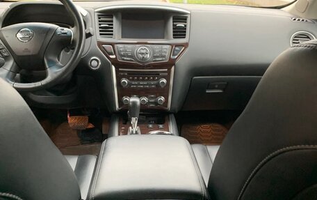 Nissan Pathfinder, 2015 год, 1 950 000 рублей, 13 фотография