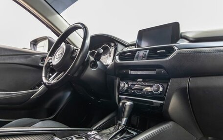 Mazda 6, 2018 год, 2 448 000 рублей, 33 фотография