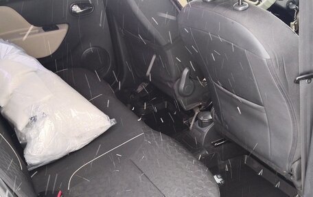 Renault Logan II, 2014 год, 600 000 рублей, 10 фотография