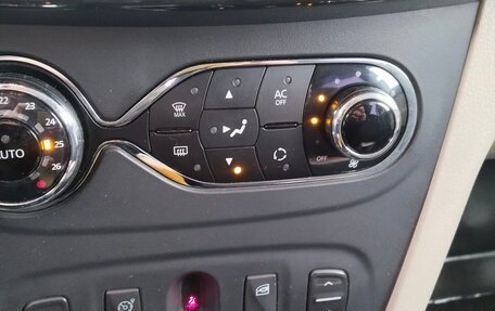 Renault Logan II, 2014 год, 600 000 рублей, 17 фотография