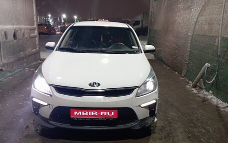 KIA Rio IV, 2017 год, 850 000 рублей, 1 фотография