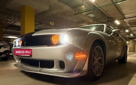 Dodge Challenger III рестайлинг 2, 2012 год, 2 200 000 рублей, 2 фотография