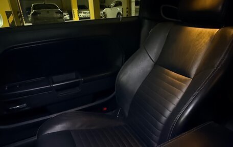 Dodge Challenger III рестайлинг 2, 2012 год, 2 200 000 рублей, 13 фотография