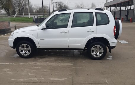 Chevrolet Niva I рестайлинг, 2016 год, 830 000 рублей, 4 фотография