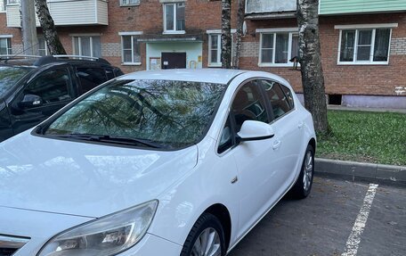 Opel Astra J, 2012 год, 550 000 рублей, 1 фотография