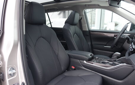 Toyota Highlander, 2025 год, 6 200 000 рублей, 21 фотография