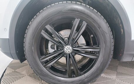 Volkswagen Tiguan II, 2019 год, 2 499 000 рублей, 18 фотография