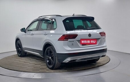 Volkswagen Tiguan II, 2019 год, 2 499 000 рублей, 7 фотография