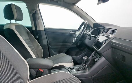 Volkswagen Tiguan II, 2019 год, 2 499 000 рублей, 13 фотография