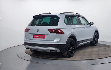 Volkswagen Tiguan II, 2019 год, 2 499 000 рублей, 5 фотография