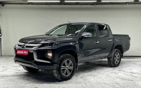 Mitsubishi L200 IV рестайлинг, 2020 год, 2 240 000 рублей, 1 фотография
