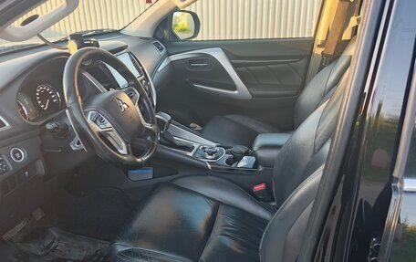 Mitsubishi Pajero Sport III рестайлинг, 2018 год, 3 100 000 рублей, 18 фотография