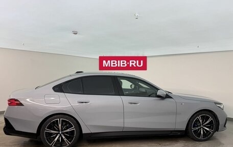 BMW 5 серия, 2024 год, 8 698 000 рублей, 6 фотография