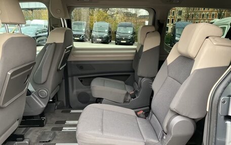 Volkswagen Multivan, 2023 год, 4 950 000 рублей, 12 фотография