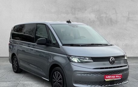 Volkswagen Multivan, 2023 год, 4 950 000 рублей, 1 фотография