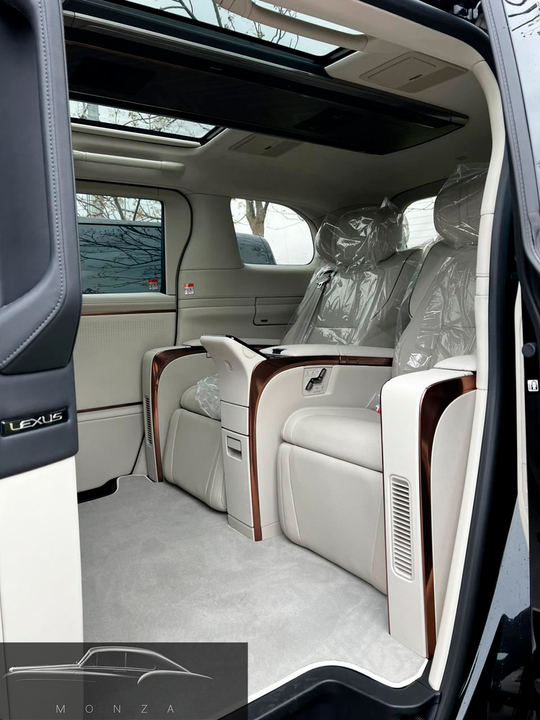 Lexus LM I, 2026 год, 24 000 000 рублей, 20 фотография