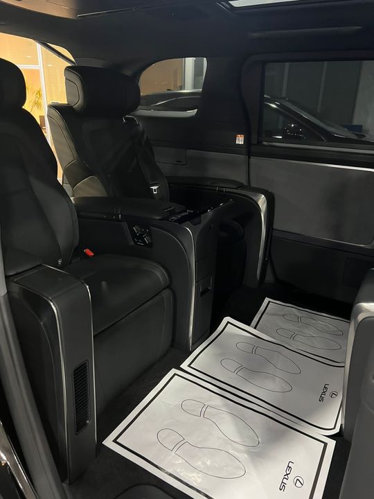 Lexus LM I, 2026 год, 24 000 000 рублей, 12 фотография